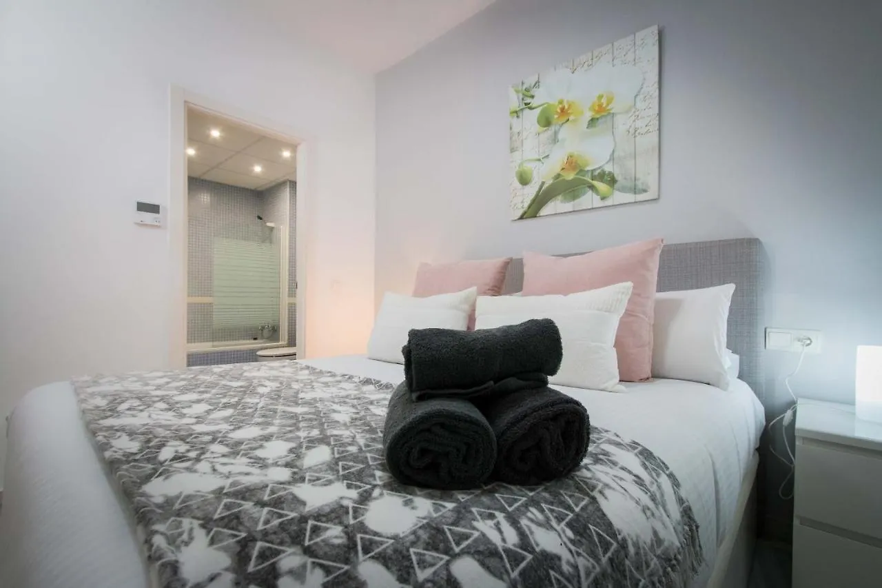 דירות Holidays2Malaga Eduardo Ocon En Planta Baja Y Zona De Ocio Nocturno  מאלגה