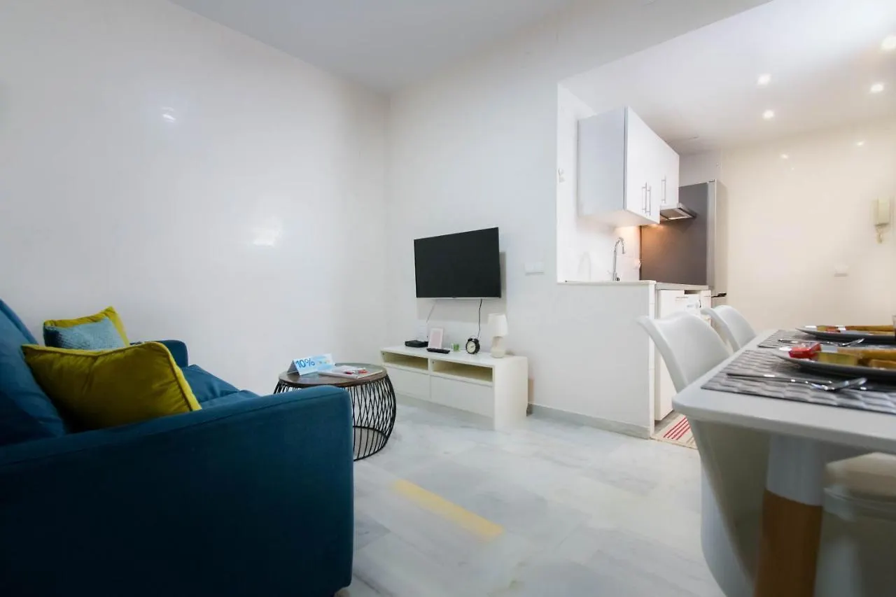 דירות Holidays2Malaga Eduardo Ocon En Planta Baja Y Zona De Ocio Nocturno  מאלגה